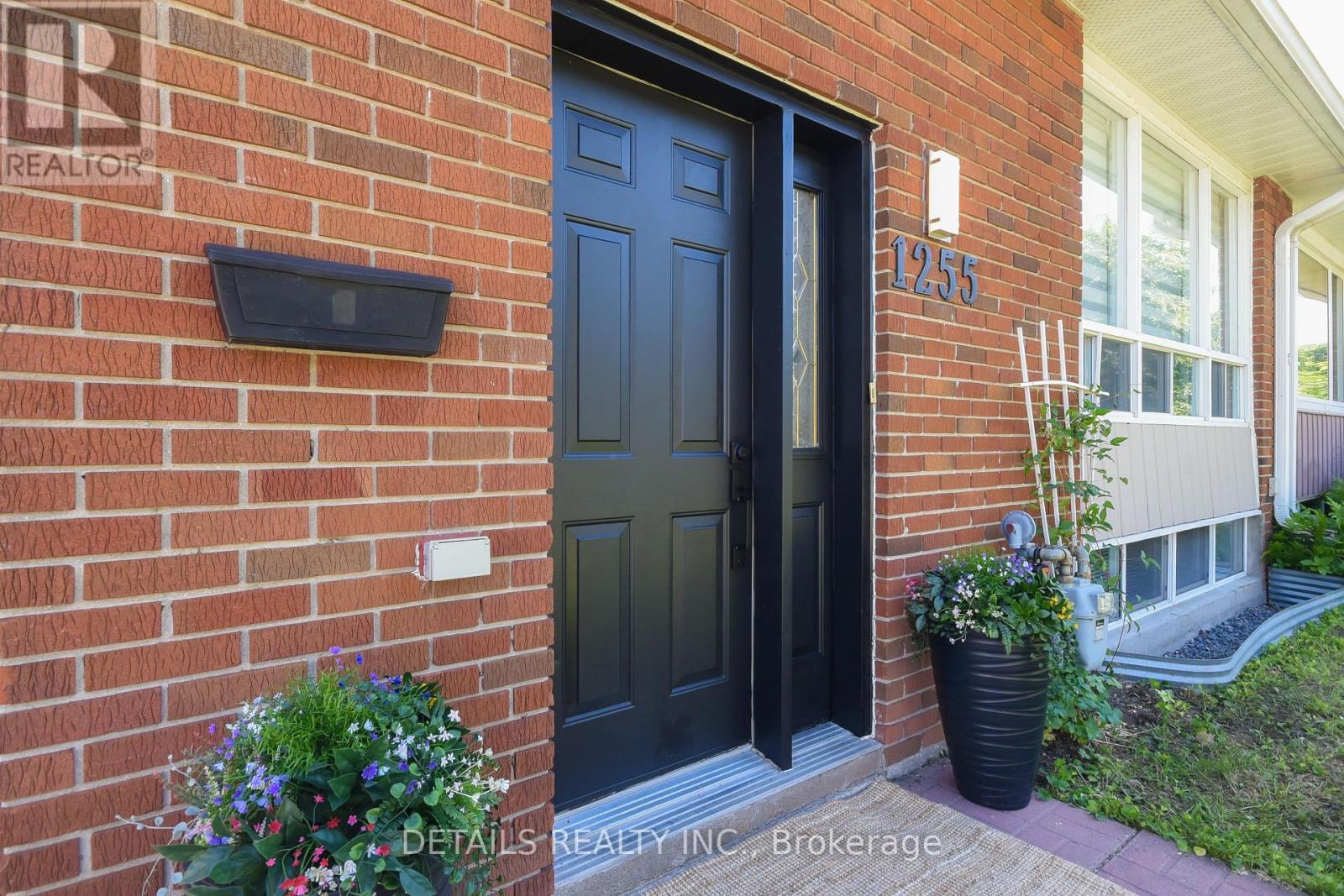 1255 HIGHGATE ROAD