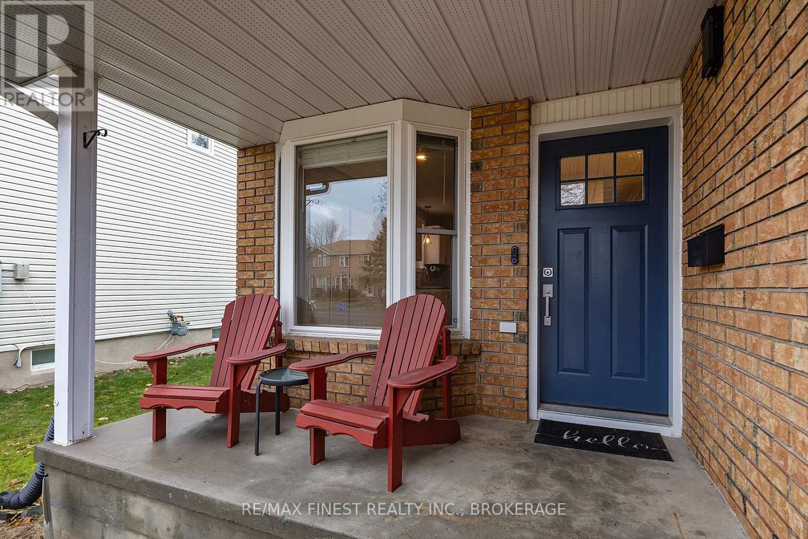 1236 BRACKENWOOD CRESCENT