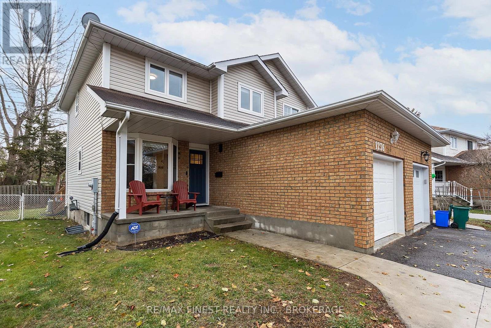 1236 BRACKENWOOD CRESCENT