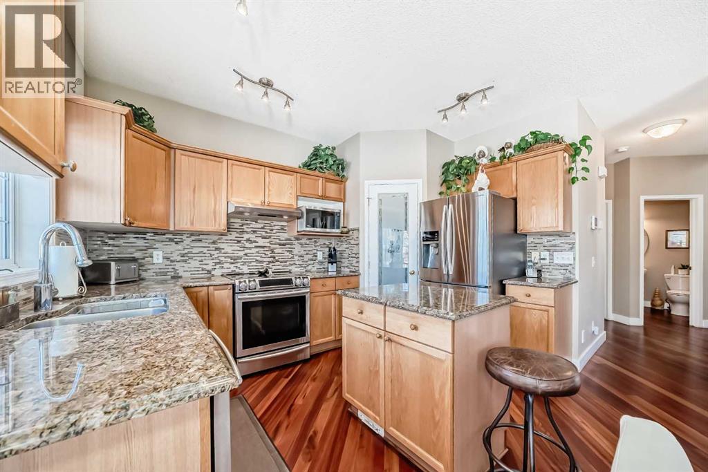 232 Coral Keys Place NE