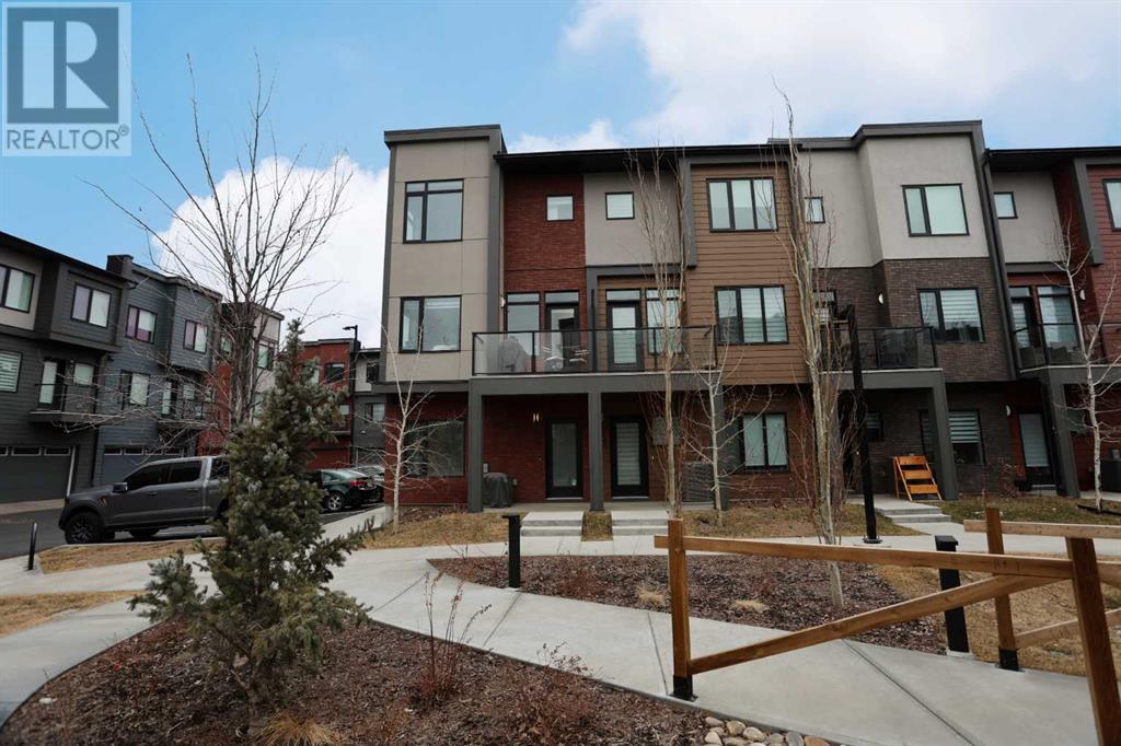 255 Greenbriar Common NW