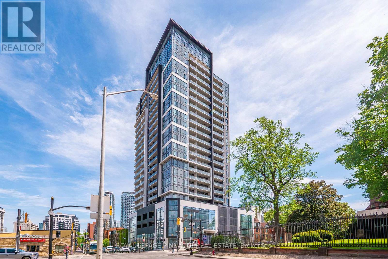 2303 - 15 QUEEN STREET S