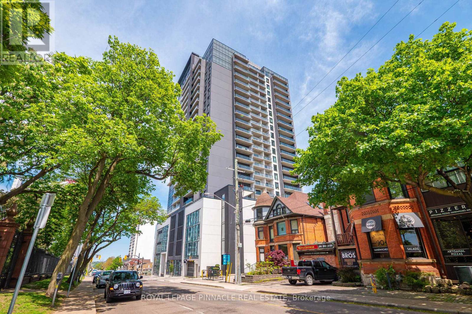 2303 - 15 QUEEN STREET S