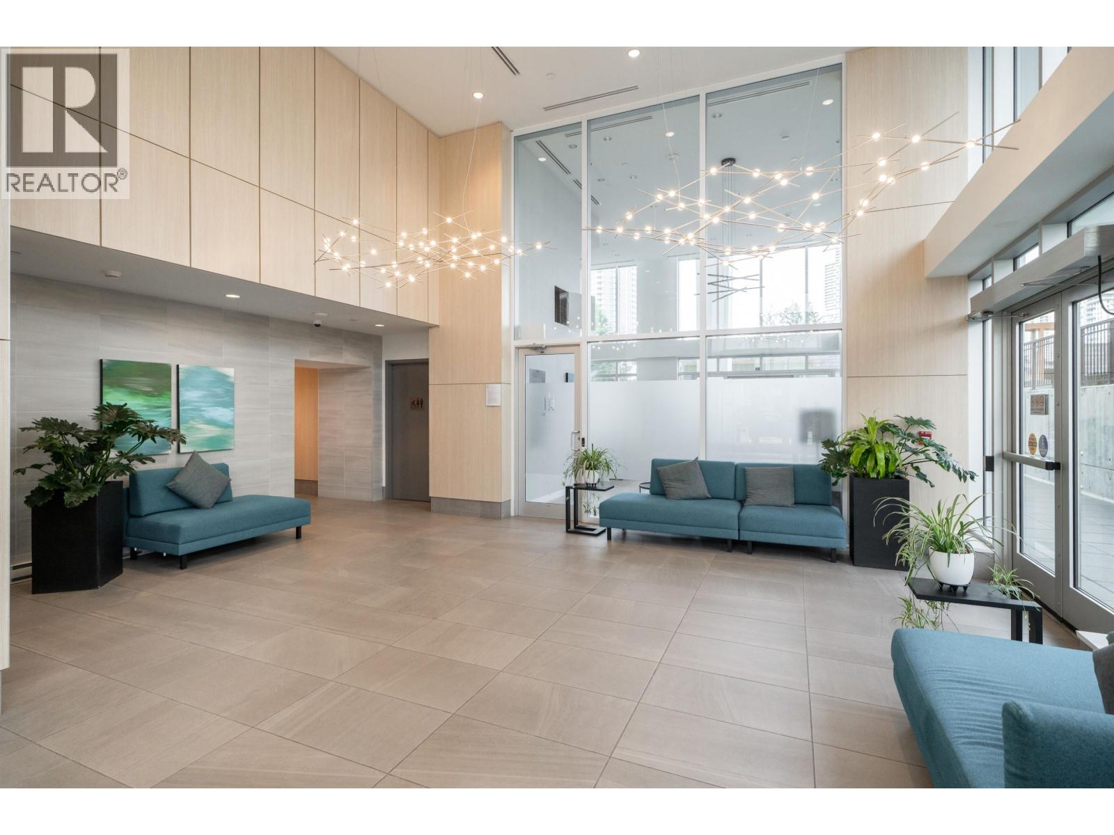1809 525 FOSTER AVENUE