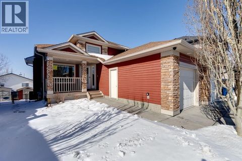 45 Thornfield Close SE Airdrie AB T4A2K7