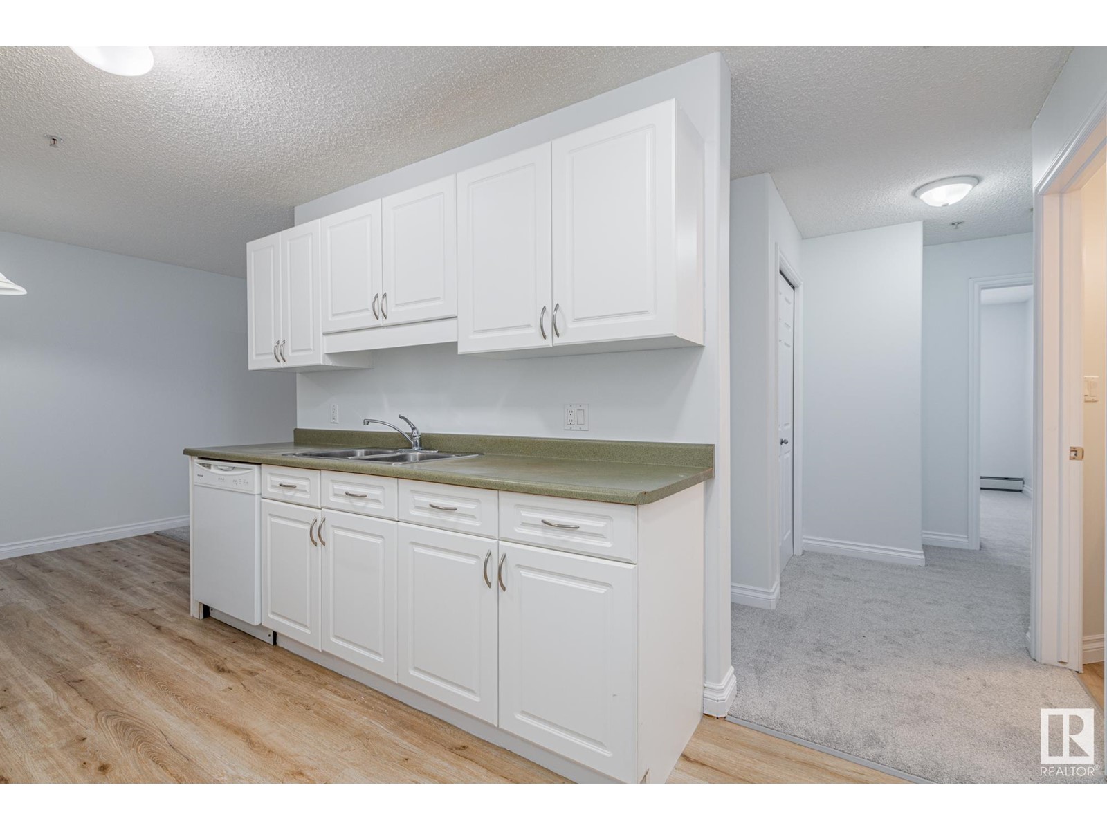 #303 11446 40 AV NW