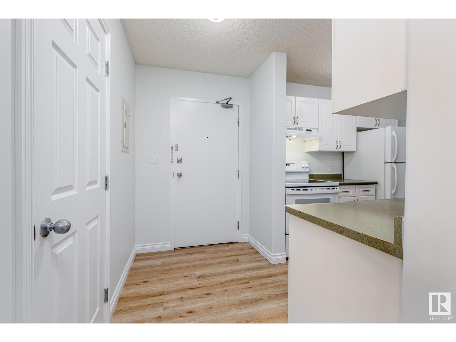 #303 11446 40 AV NW