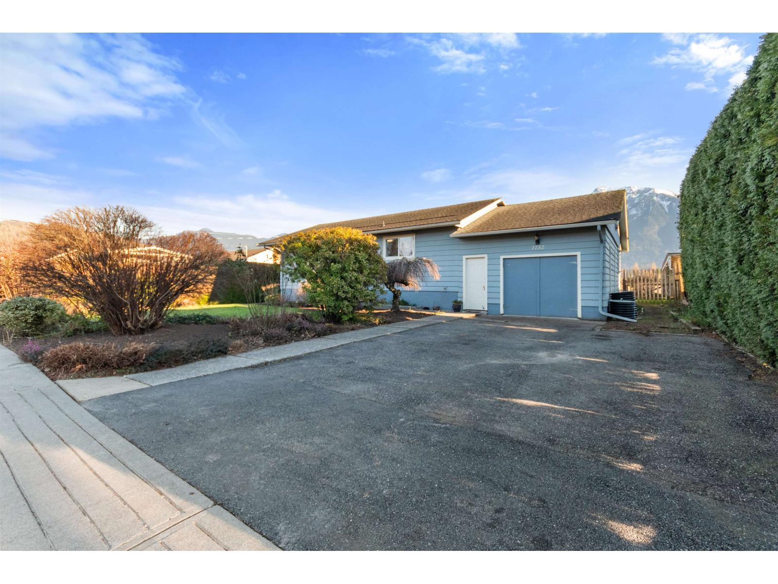 1732 AGASSIZ AVENUE|Agassiz