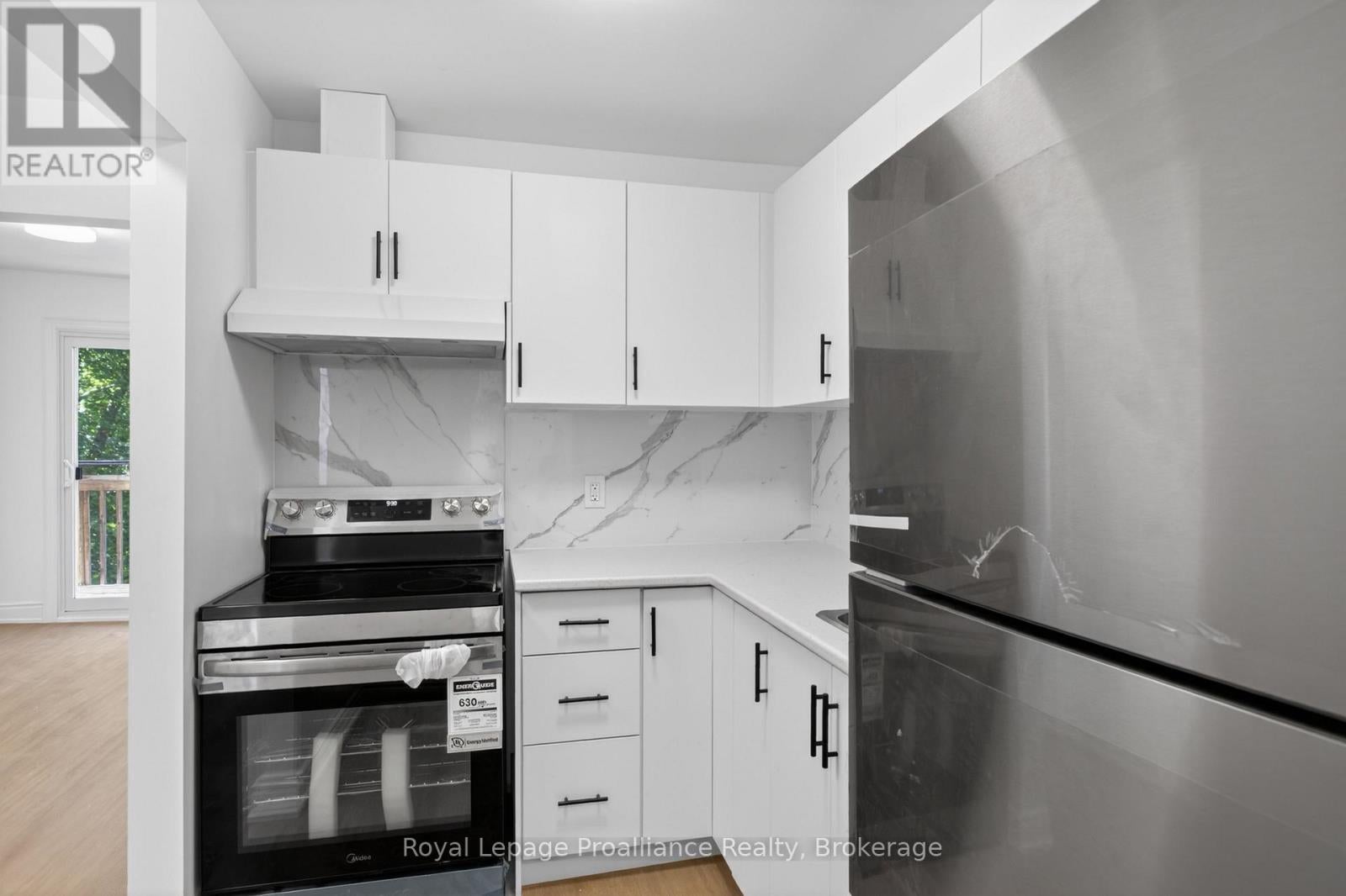 #2 - 171 HAZLITT STREET