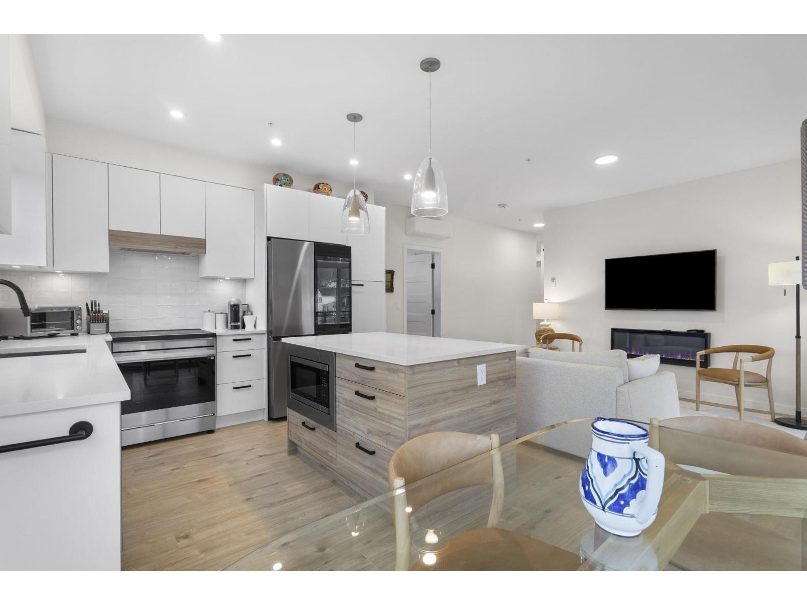 211 33920 BEST AVENUE