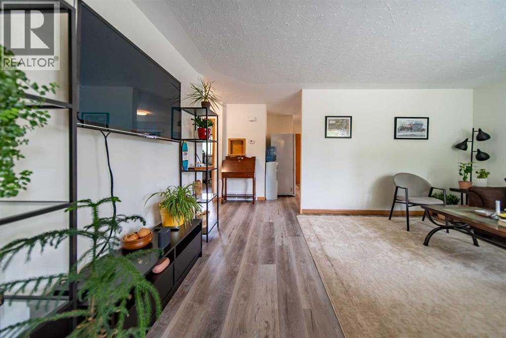 84 Waterloo Drive SW