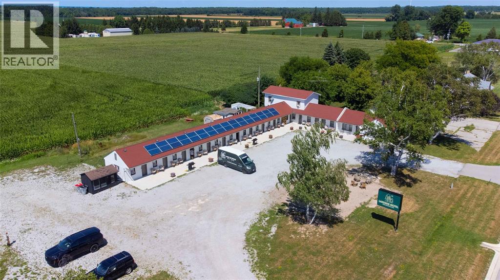 7424 Lakeshore ROAD