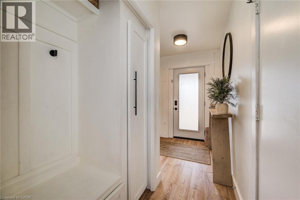 43 SOUTHVIEW Crescent