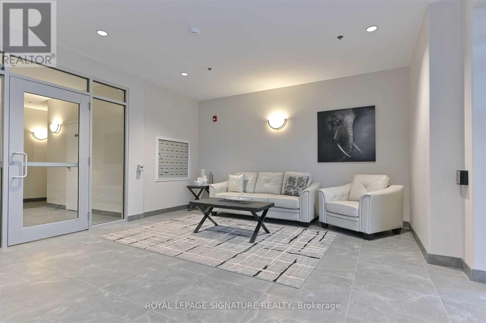 208 - 529 SOUTH PELHAM ROAD