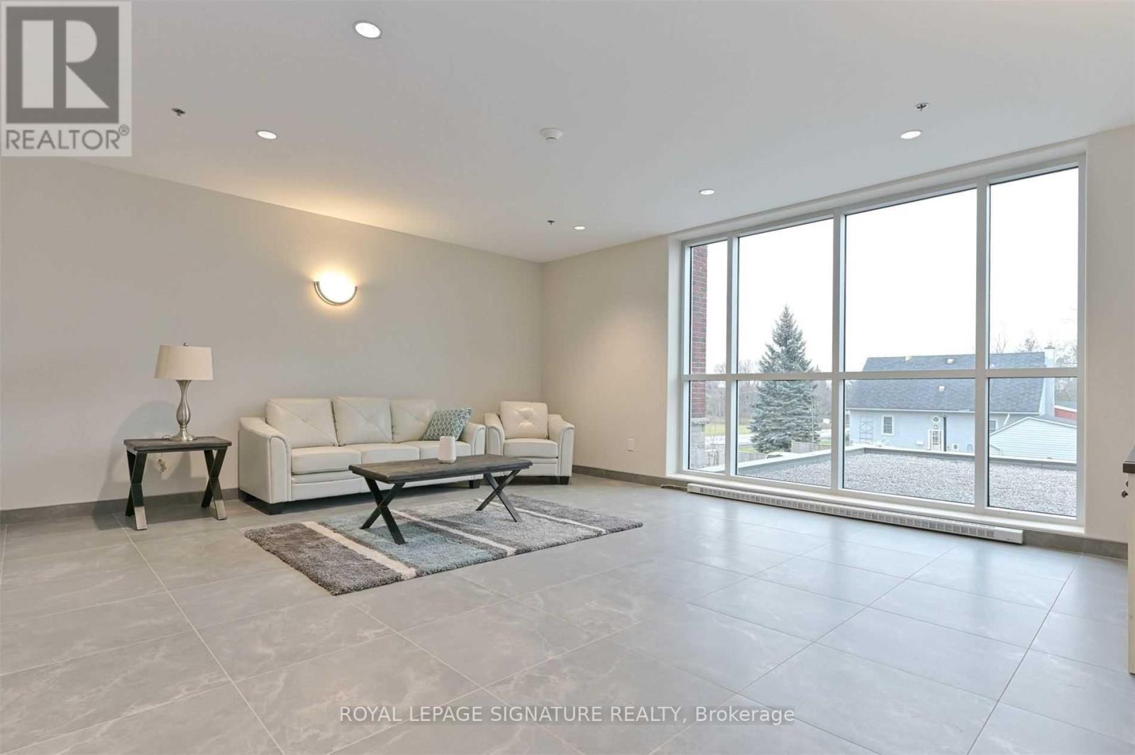 208 - 529 SOUTH PELHAM ROAD