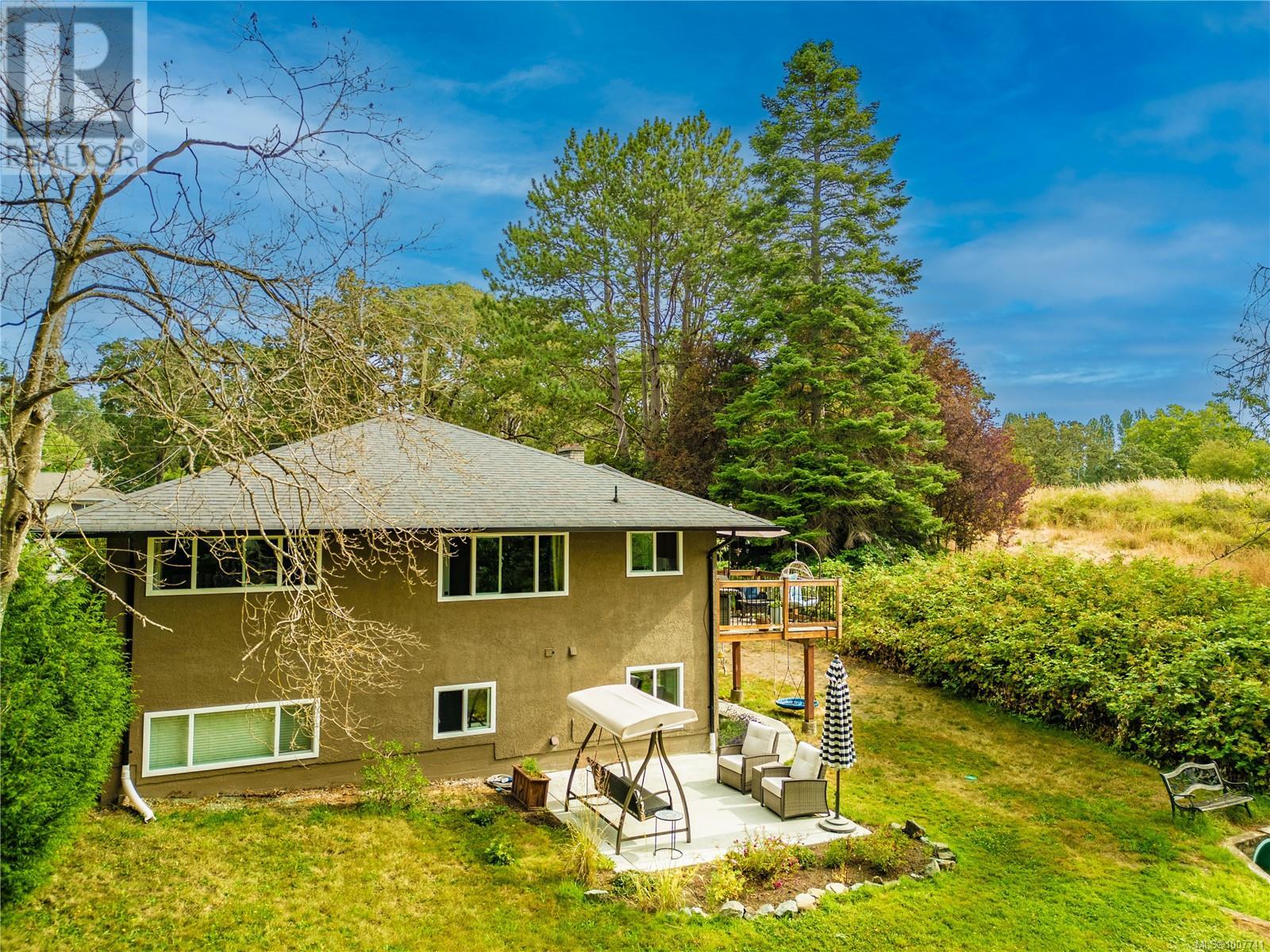 1299 Camrose Cres