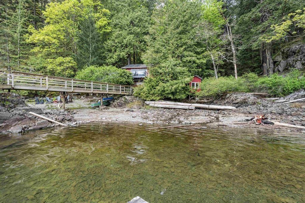 322 ECHO ISLAND|Harrison Lake