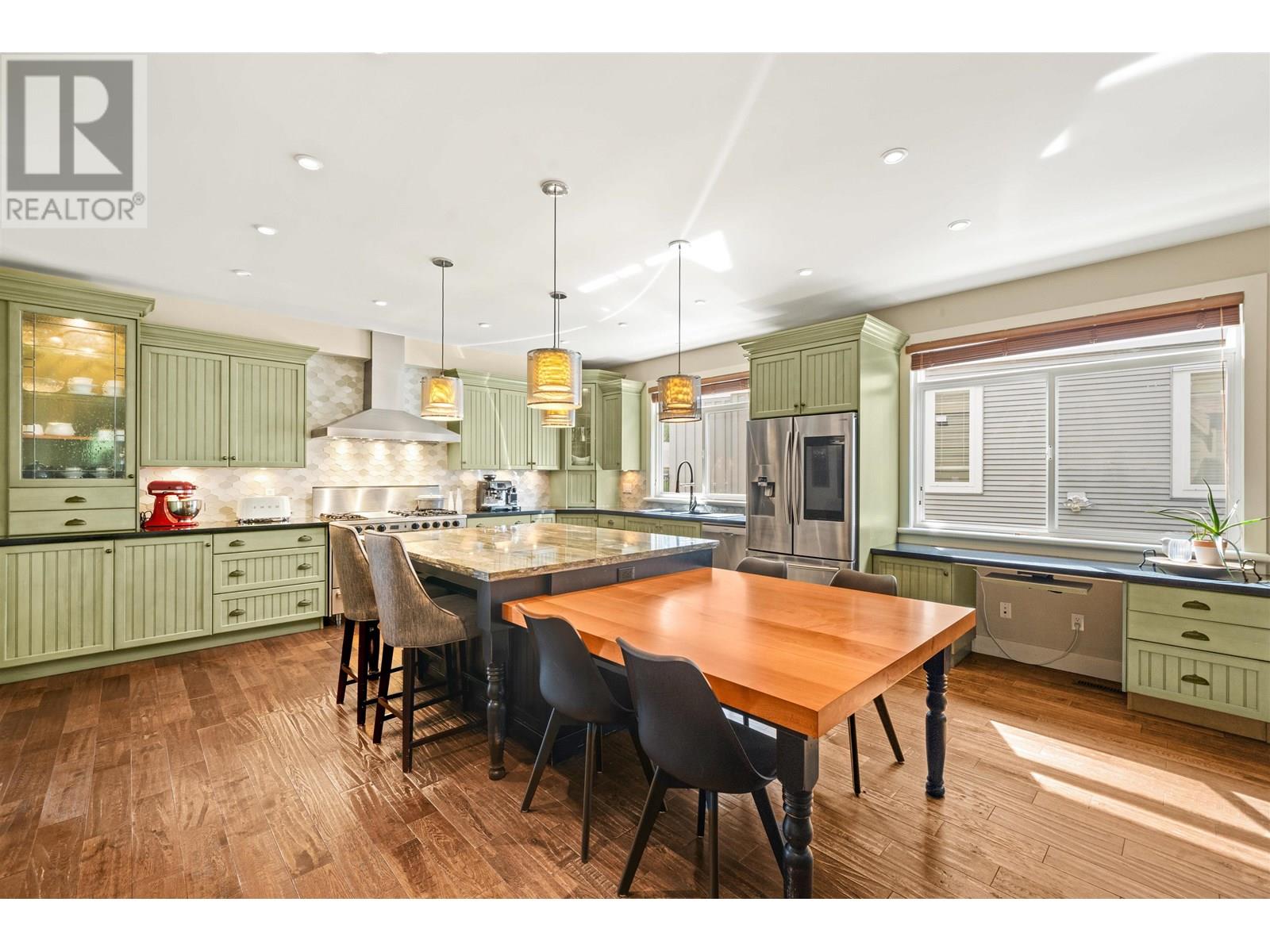 2867 MCLAREN COURT