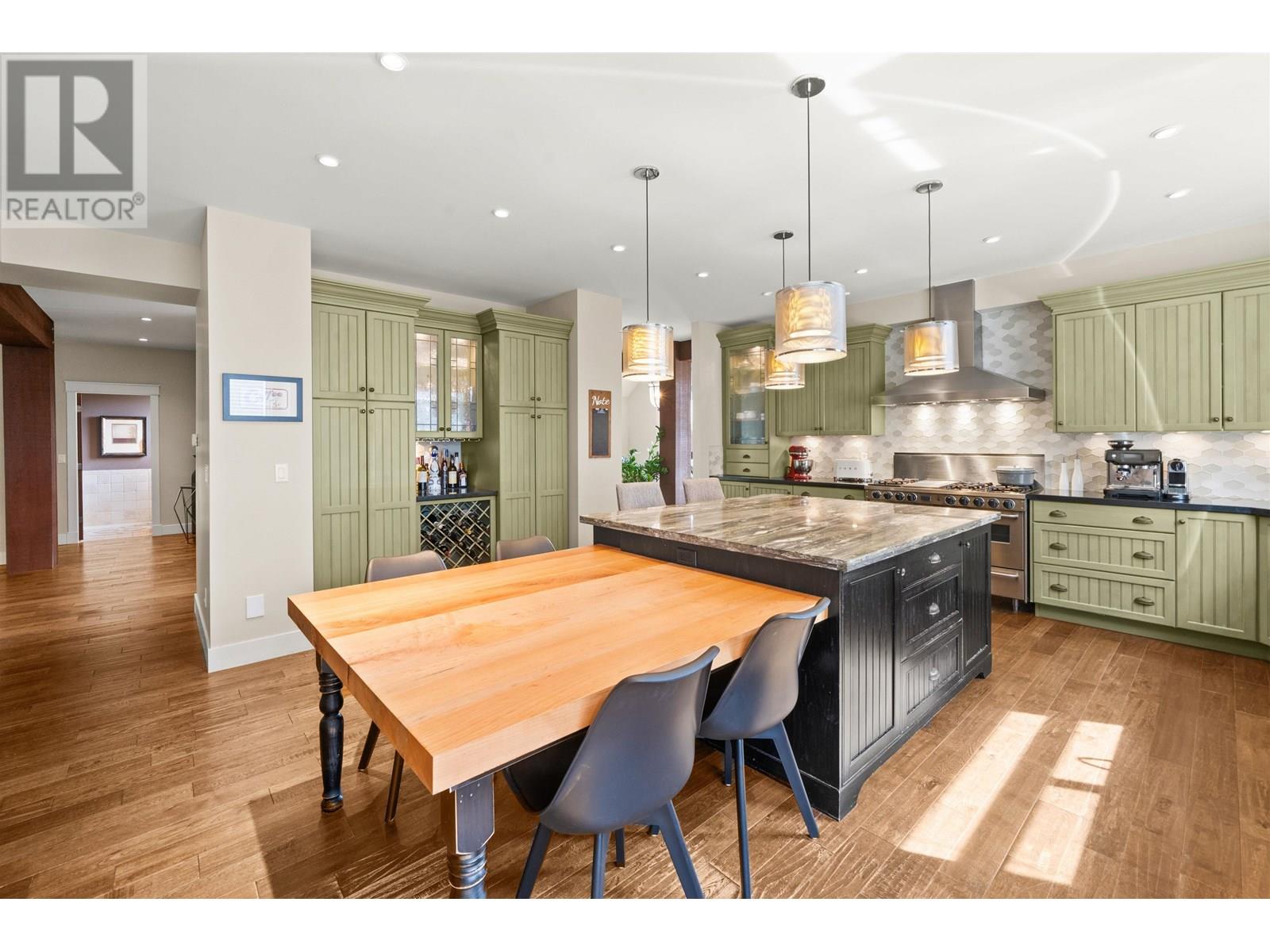 2867 MCLAREN COURT