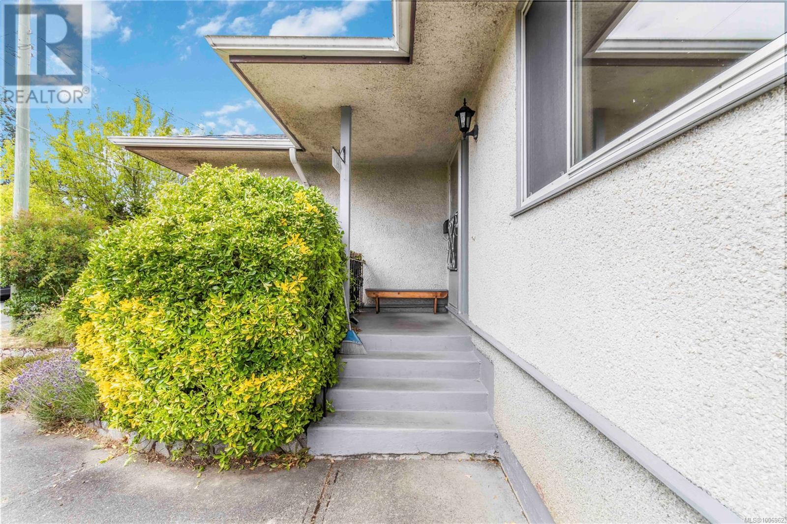 4141 Birtles Ave