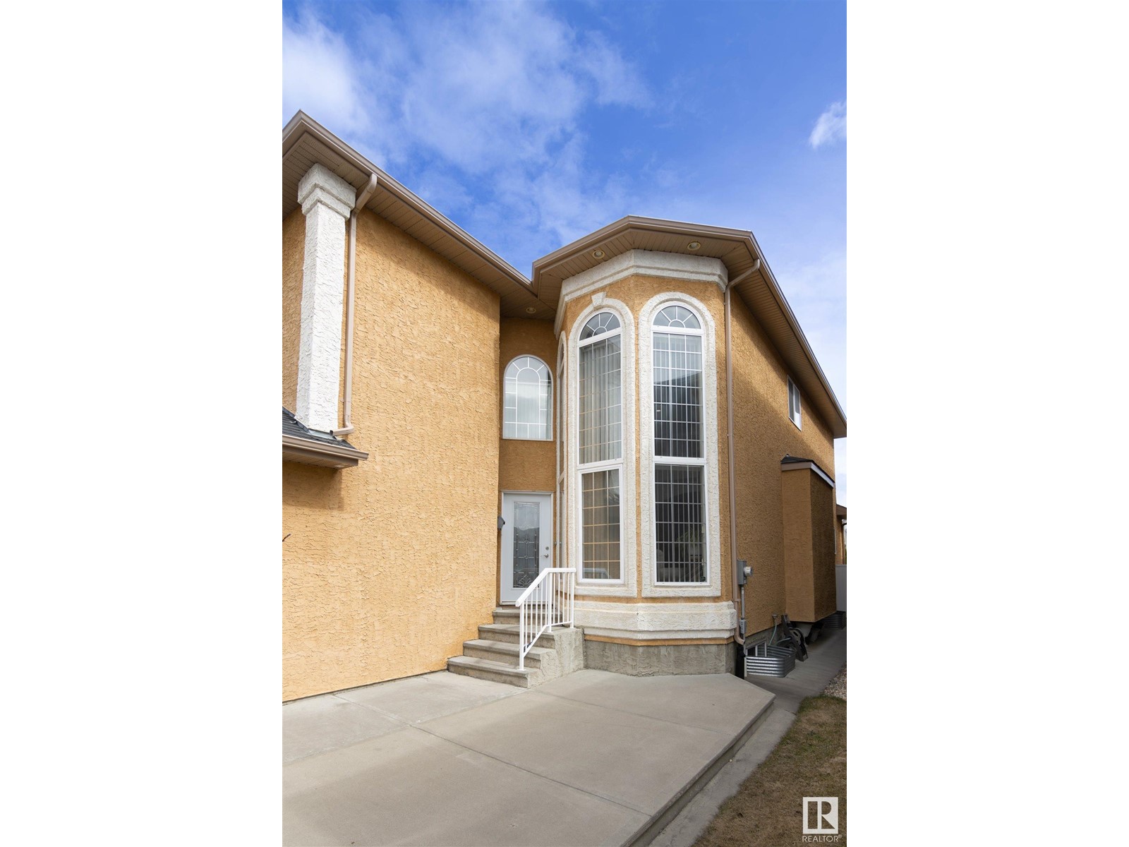 15743 95 ST NW