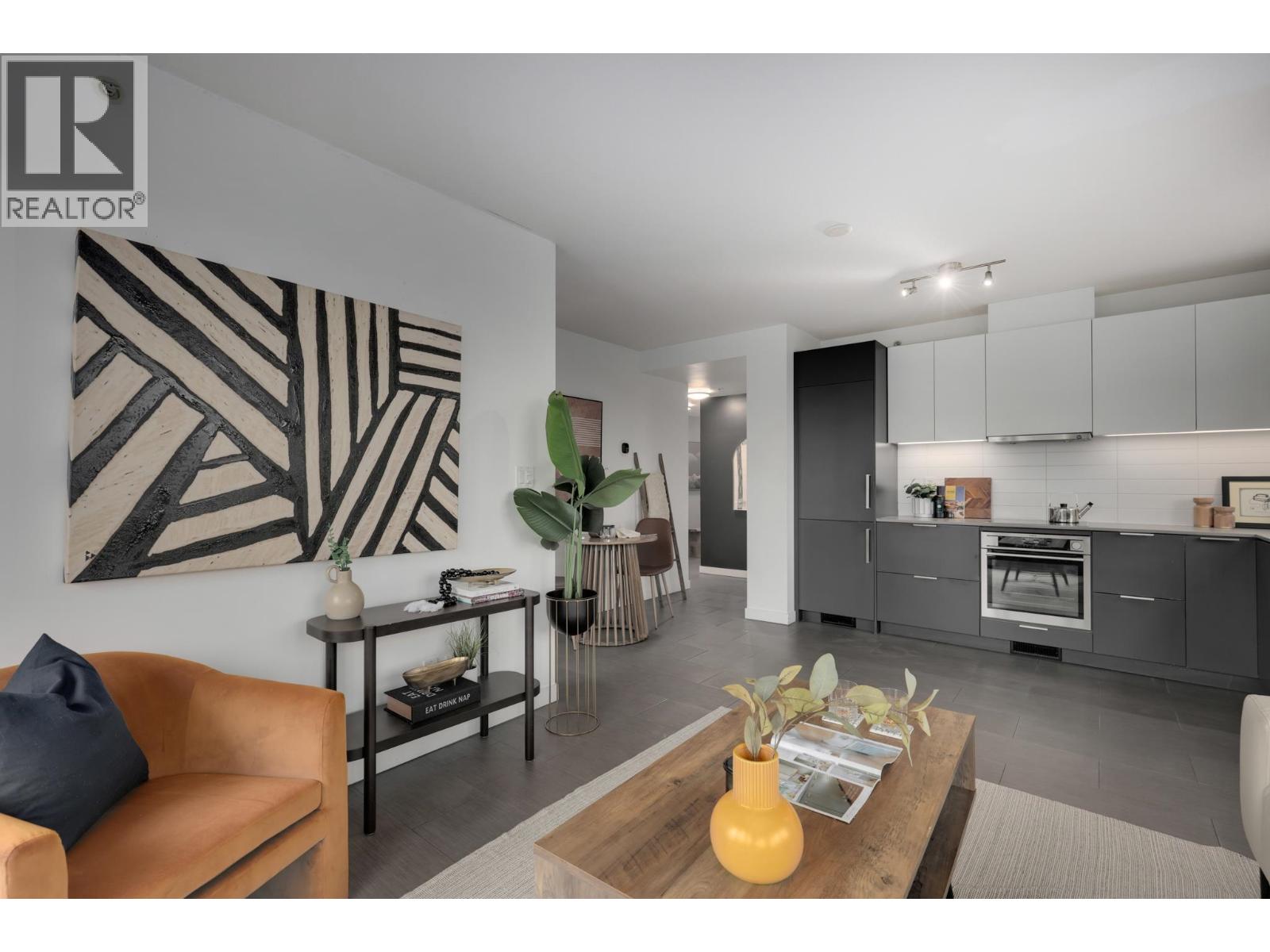 1102 66 W CORDOVA STREET