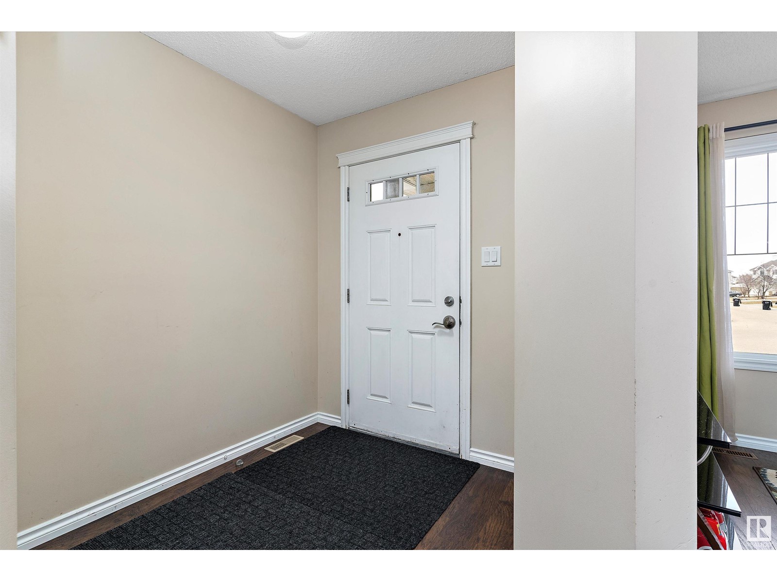 1107 36 AV NW