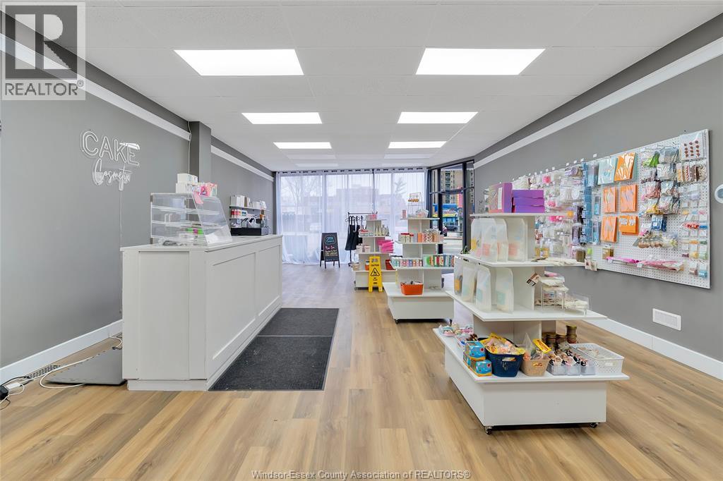 4667 WYANDOTTE STREET East Unit# 4661