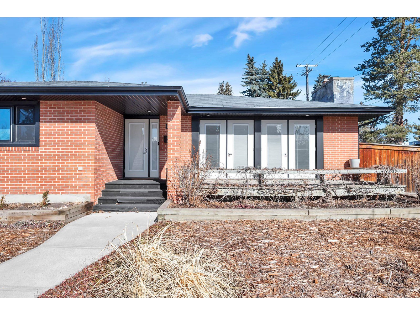 14012 90A AV NW