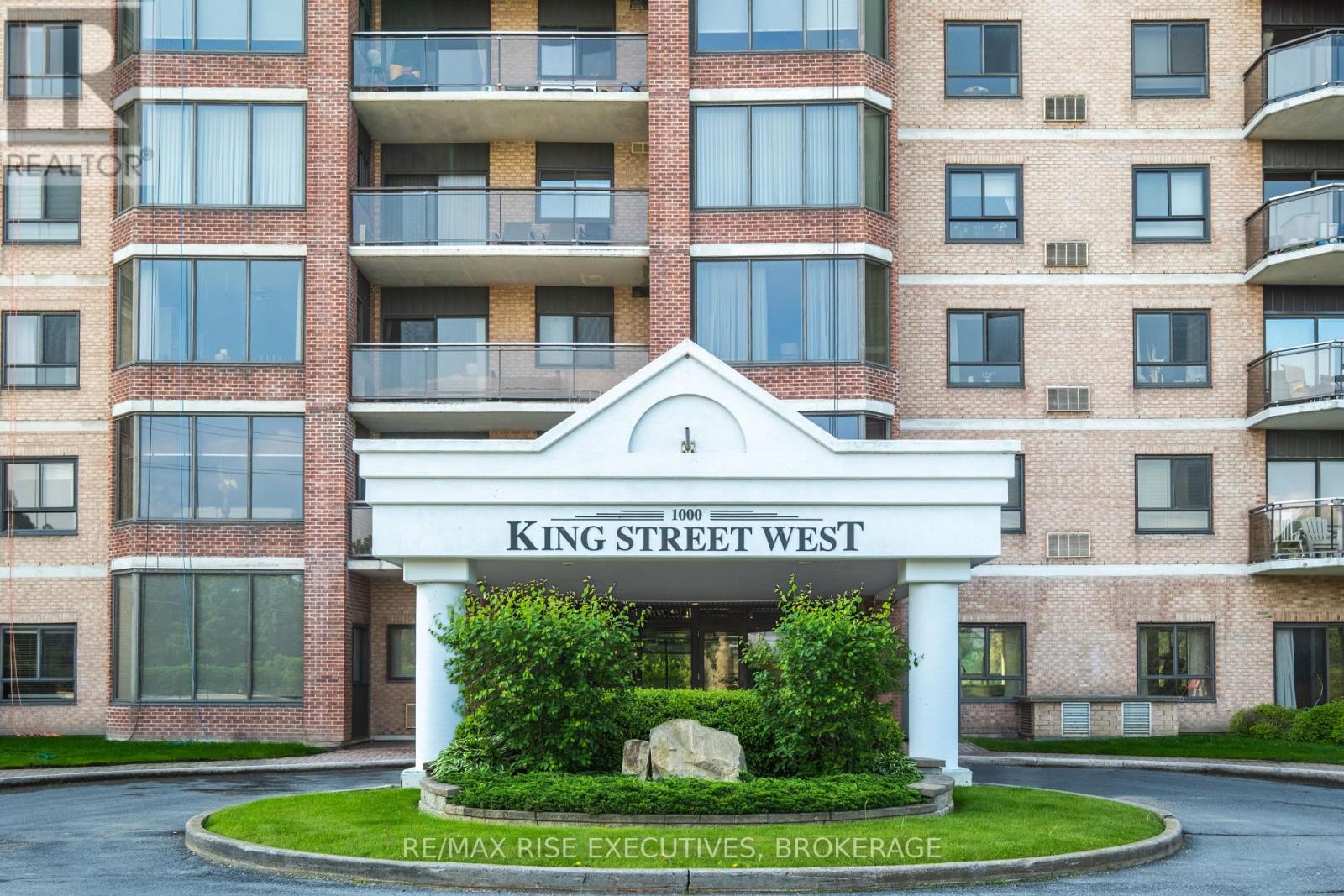 102 - 1000 KING STREET W