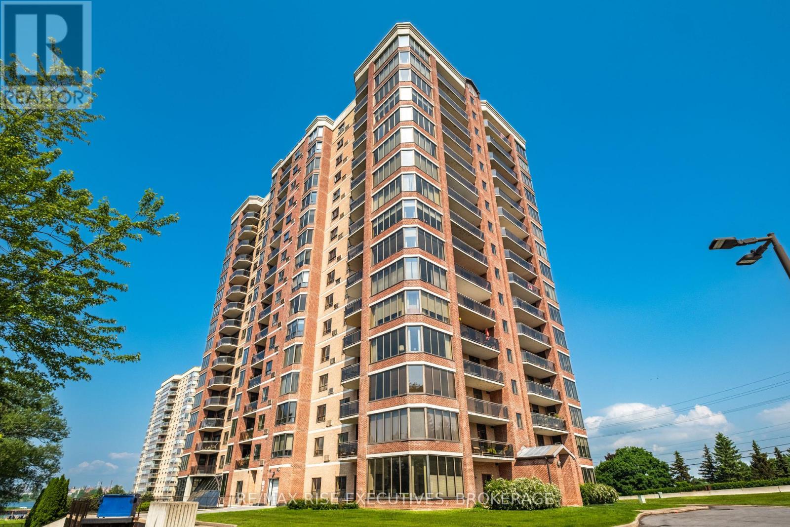 102 - 1000 KING STREET W