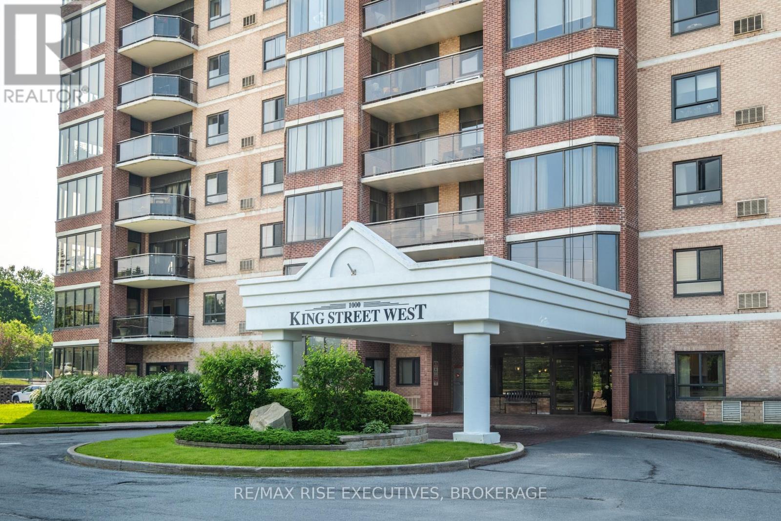 102 - 1000 KING STREET W