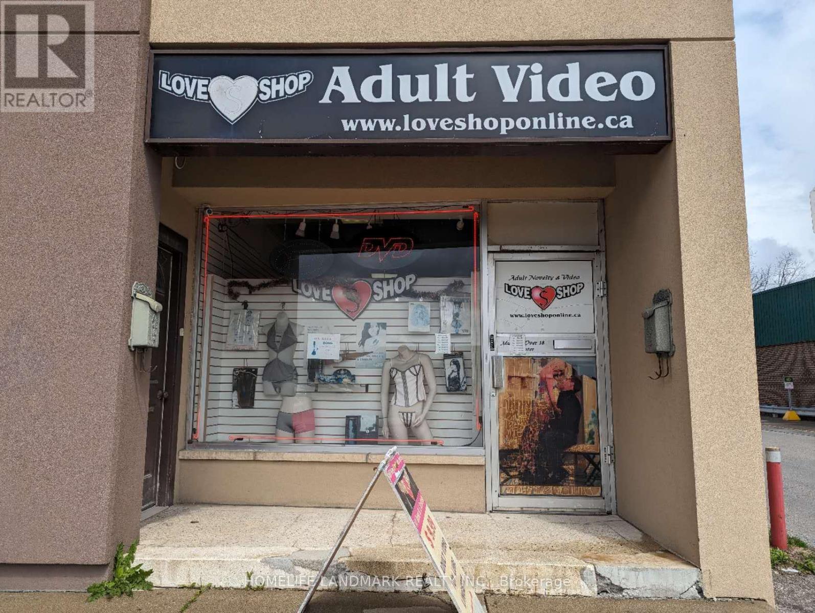 141 QUEEN STREET S