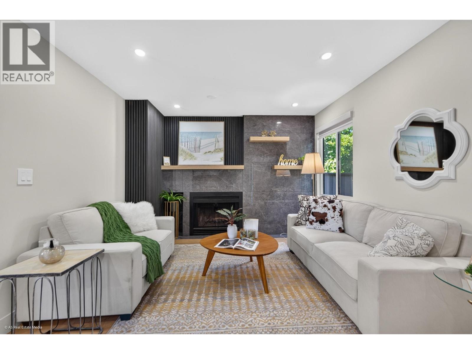 8557 WOODRIDGE PLACE