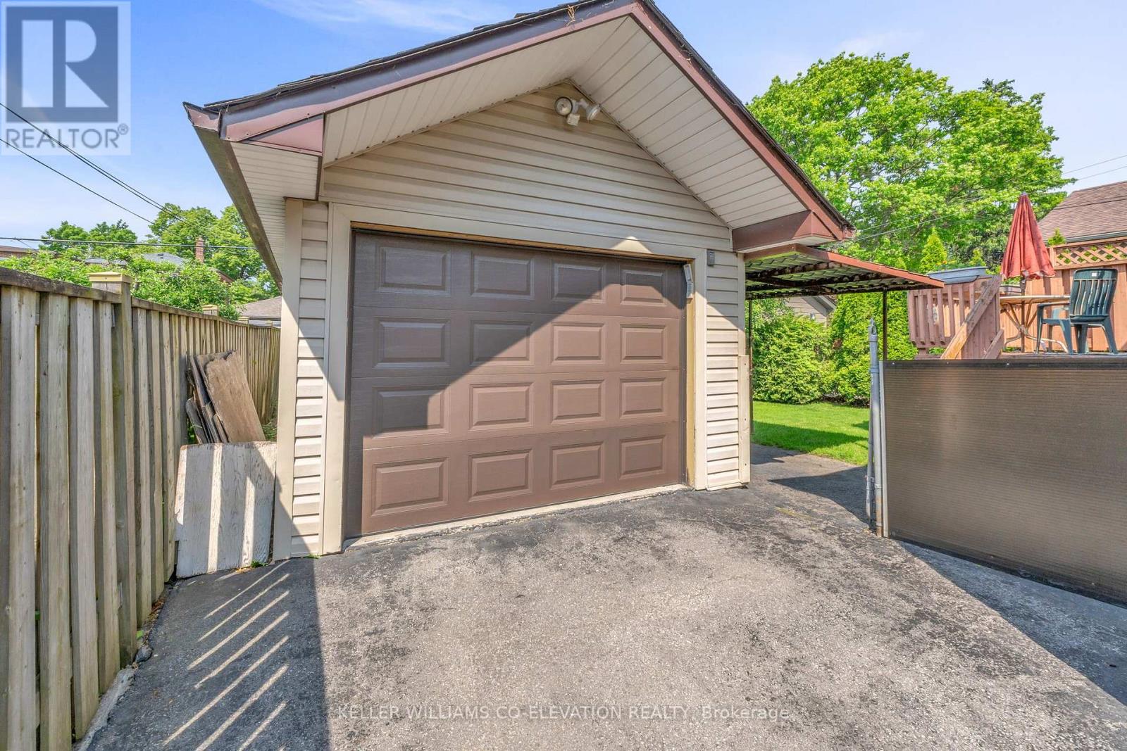 10 ROBINDALE AVENUE