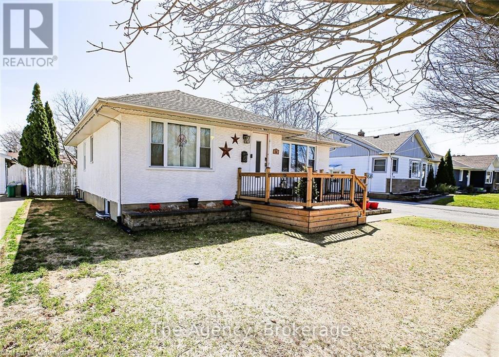 14 HEYWOOD Avenue