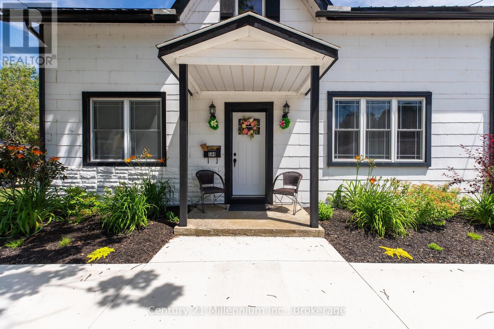 544 LOUISA STREET