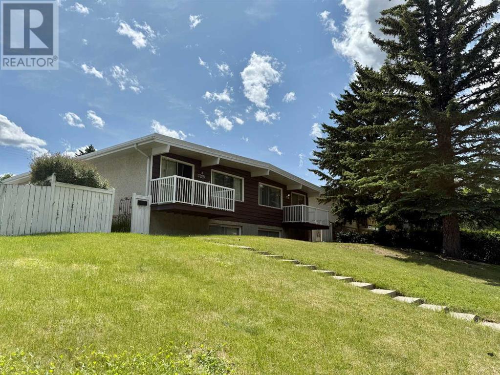 7331 & 7329 Huntertown Crescent NW