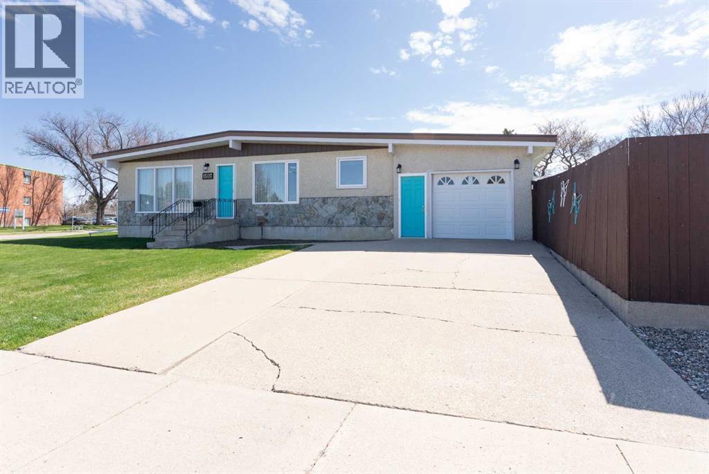 1507 Ashgrove Road S