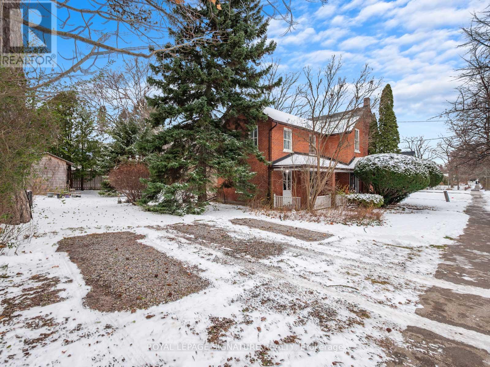 B - 265 COLLEGE STREET