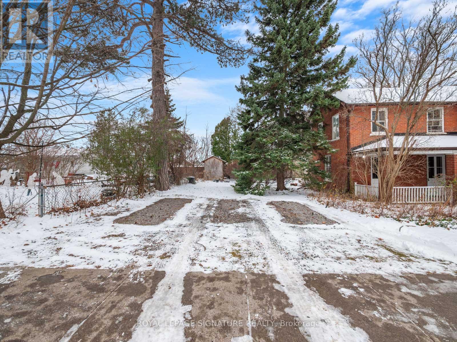 B - 265 COLLEGE STREET