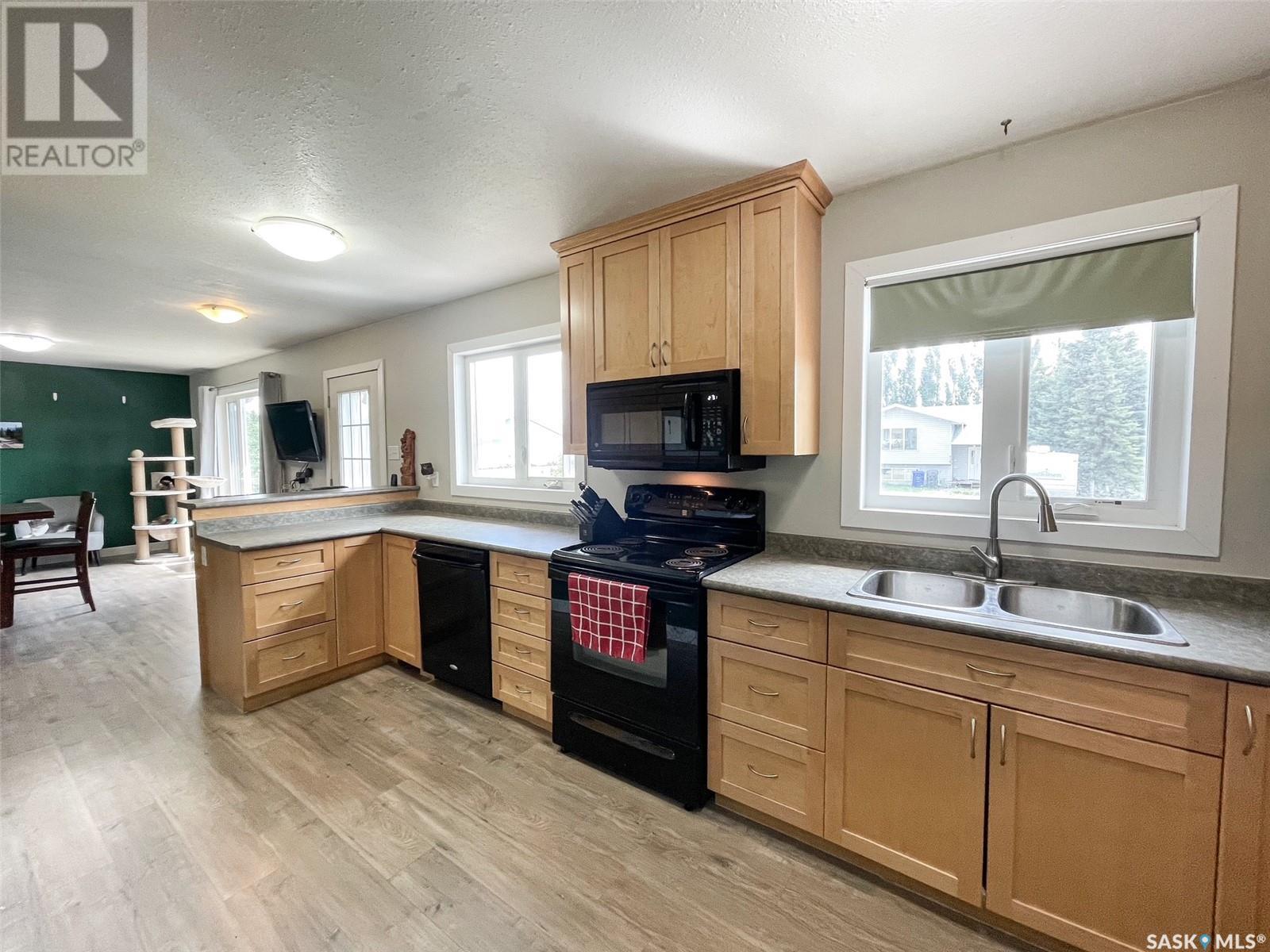 509 6th AVENUE W