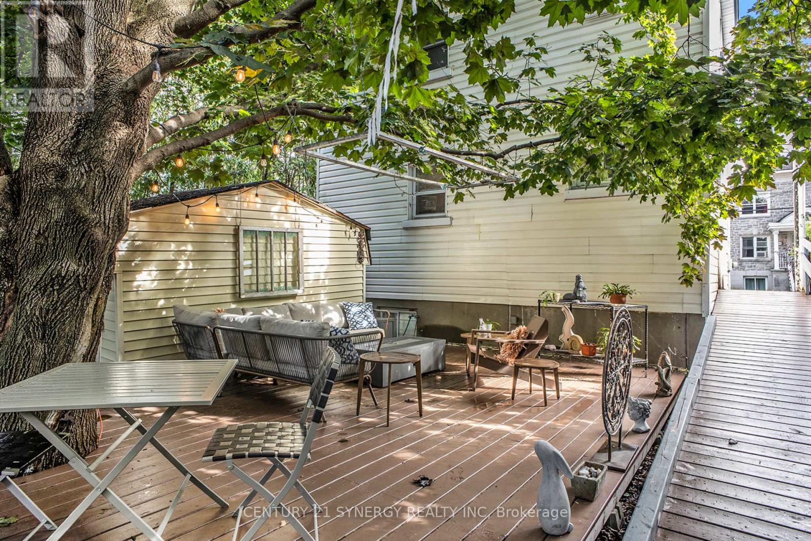 327 RICHELIEU AVENUE