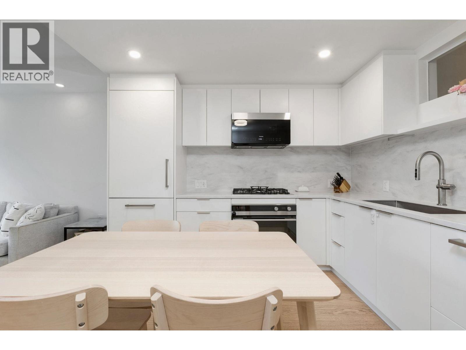 112 650 E 2ND STREET