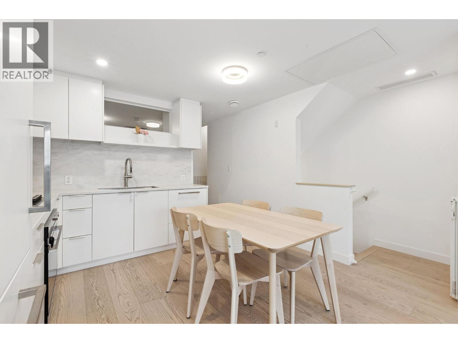 112 650 E 2ND STREET