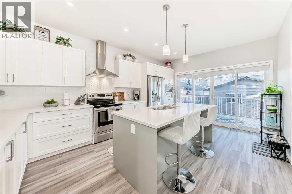 1098 Copperfield Boulevard SE