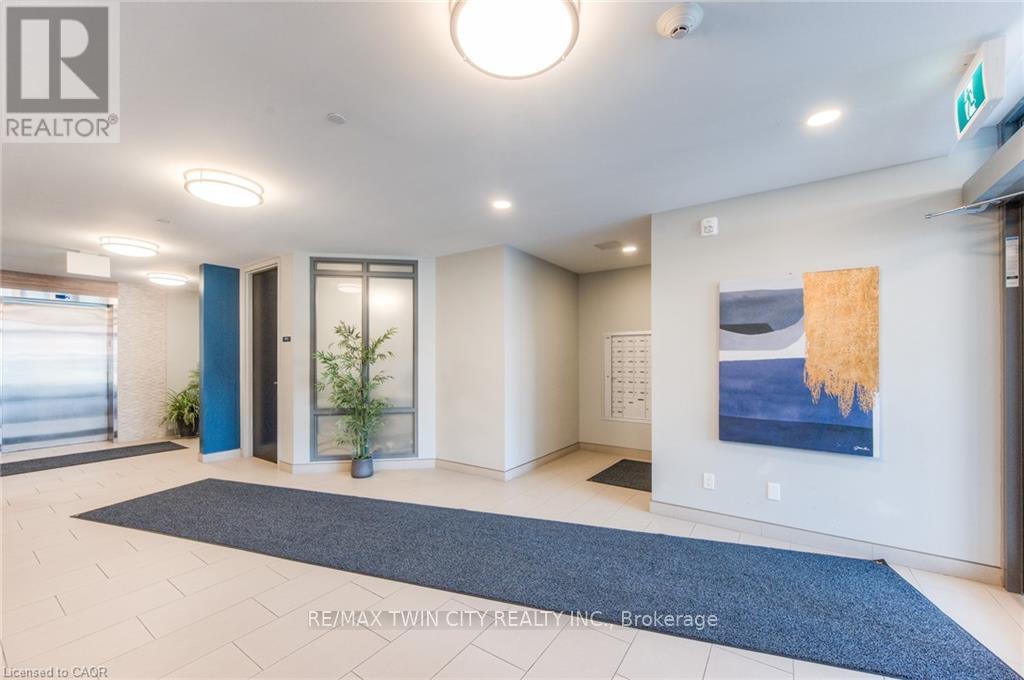 317 - 399 QUEEN STREET S