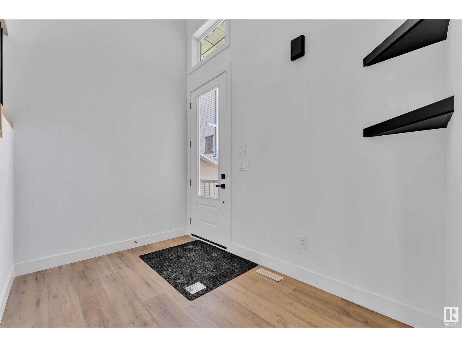 1052 SOUTH CREEK WD