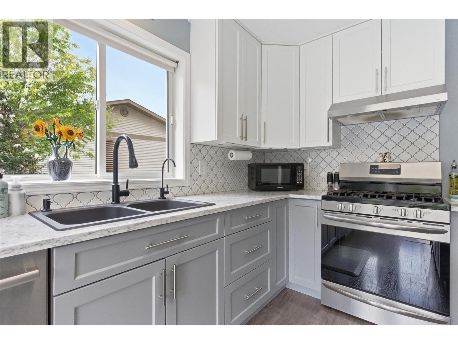 1229 VISTA HEIGHTS Drive