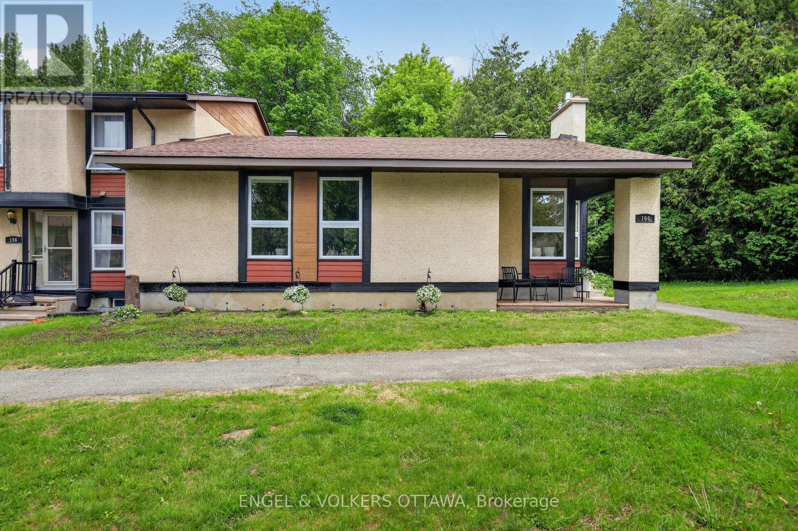 6 - 164 MCCLINTOCK WAY